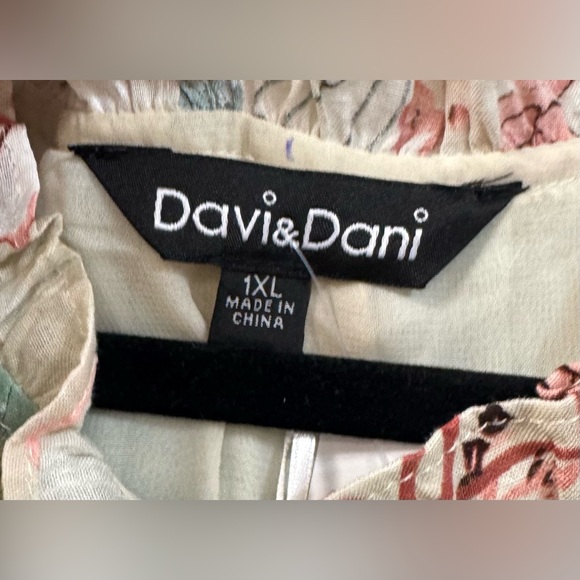 NWT Pastel Floral Tiered Maxi Dress - by Davi & Dani - Picture 4 of 5